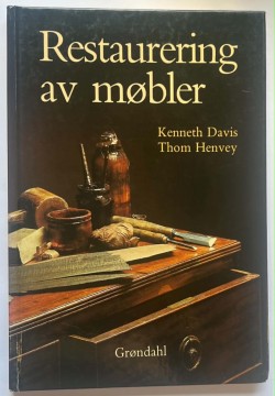 Restaurering av møbler (Kenneth Davis og Thom Henvey)